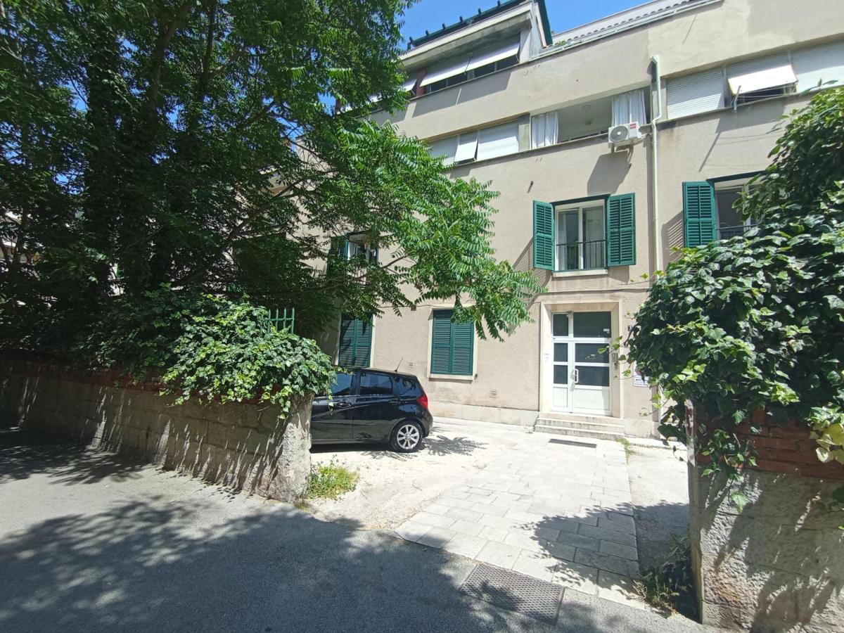 Apartment Nina , Bacvice Beach Split Buitenkant foto