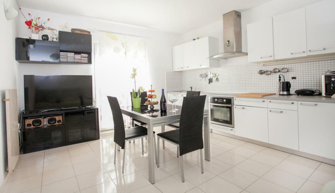 Apartment Nina , Bacvice Beach Split Buitenkant foto