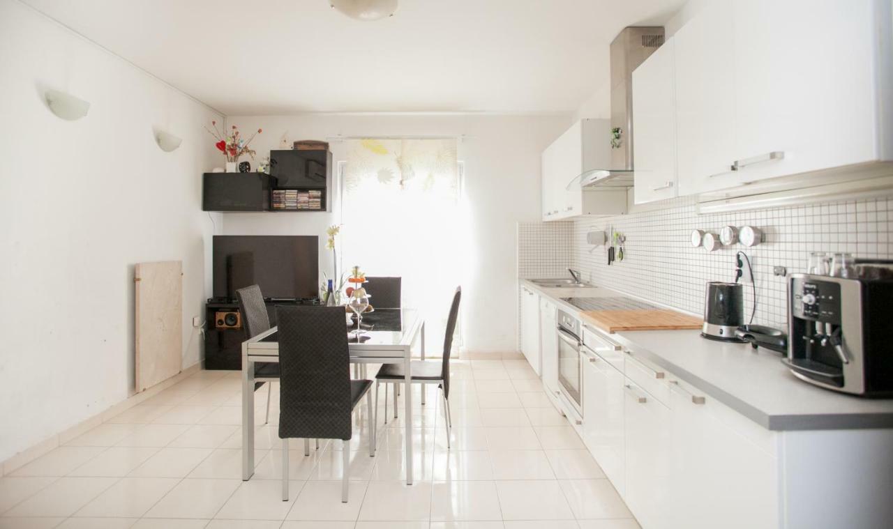Apartment Nina , Bacvice Beach Split Buitenkant foto