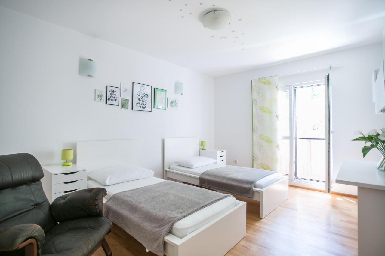 Apartment Nina , Bacvice Beach Split Buitenkant foto