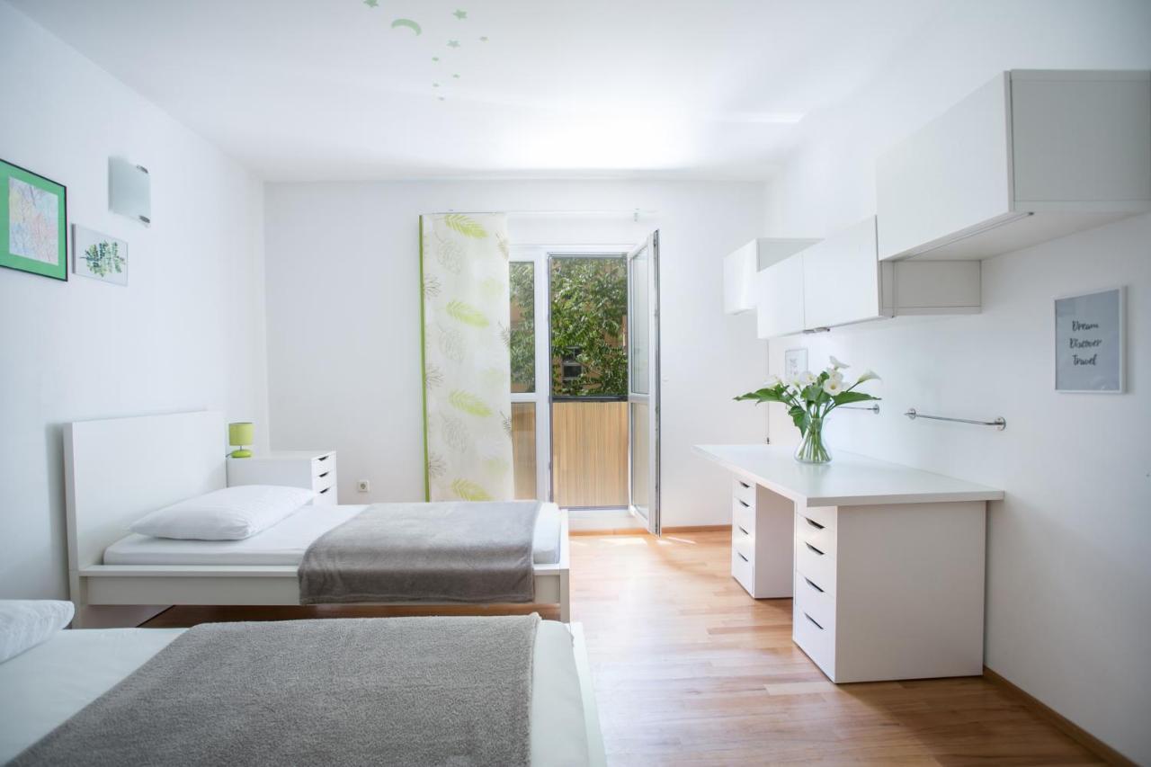 Apartment Nina , Bacvice Beach Split Buitenkant foto